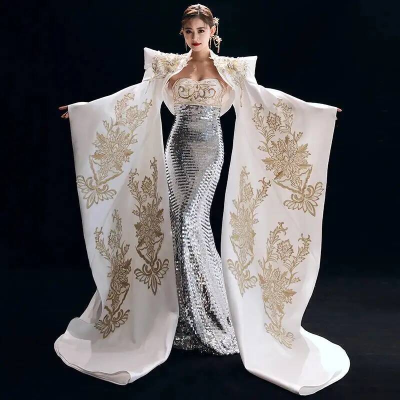 Women'S Fashion Show - ชุดพิธีกรเป็นแบบที่สง่างาม หรูหรา ช่วยให้ดูผอมเพรียว สไตล์จีน เหมาะสำหรับงานบนเวที แฟชั่นโชว์สำหรับผู้ใหญ่