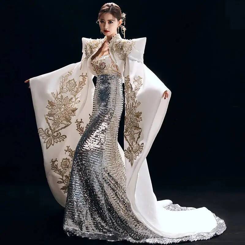 ชุดพิธีกรเป็นแบบที่สง่างาม หรู - Women'S Fashion Show บทวิจารณ์และราคา